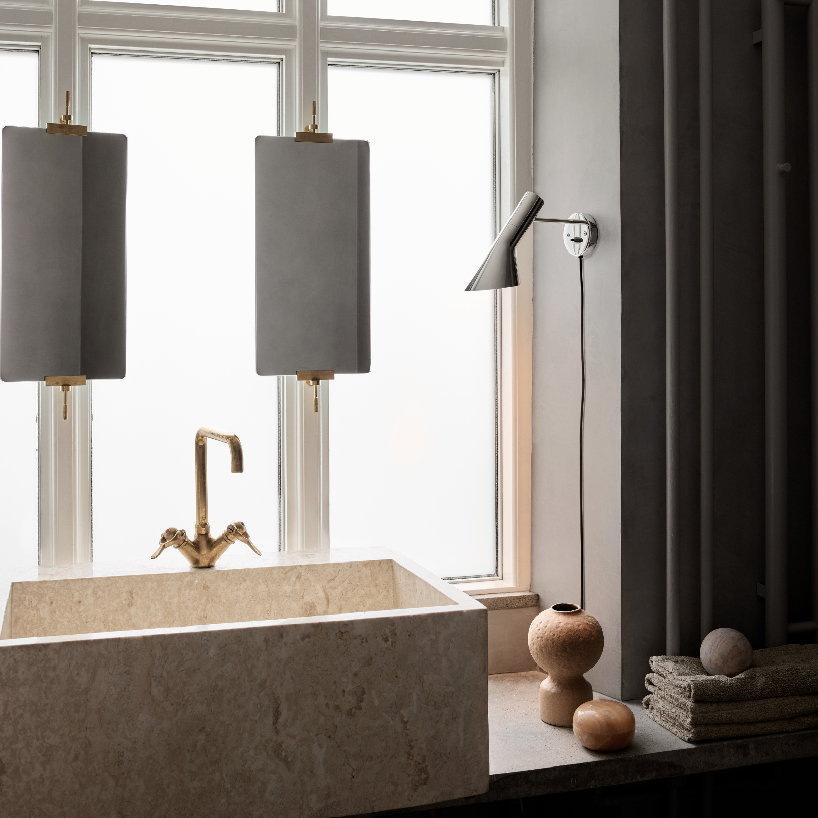 AJ Wall Lamp